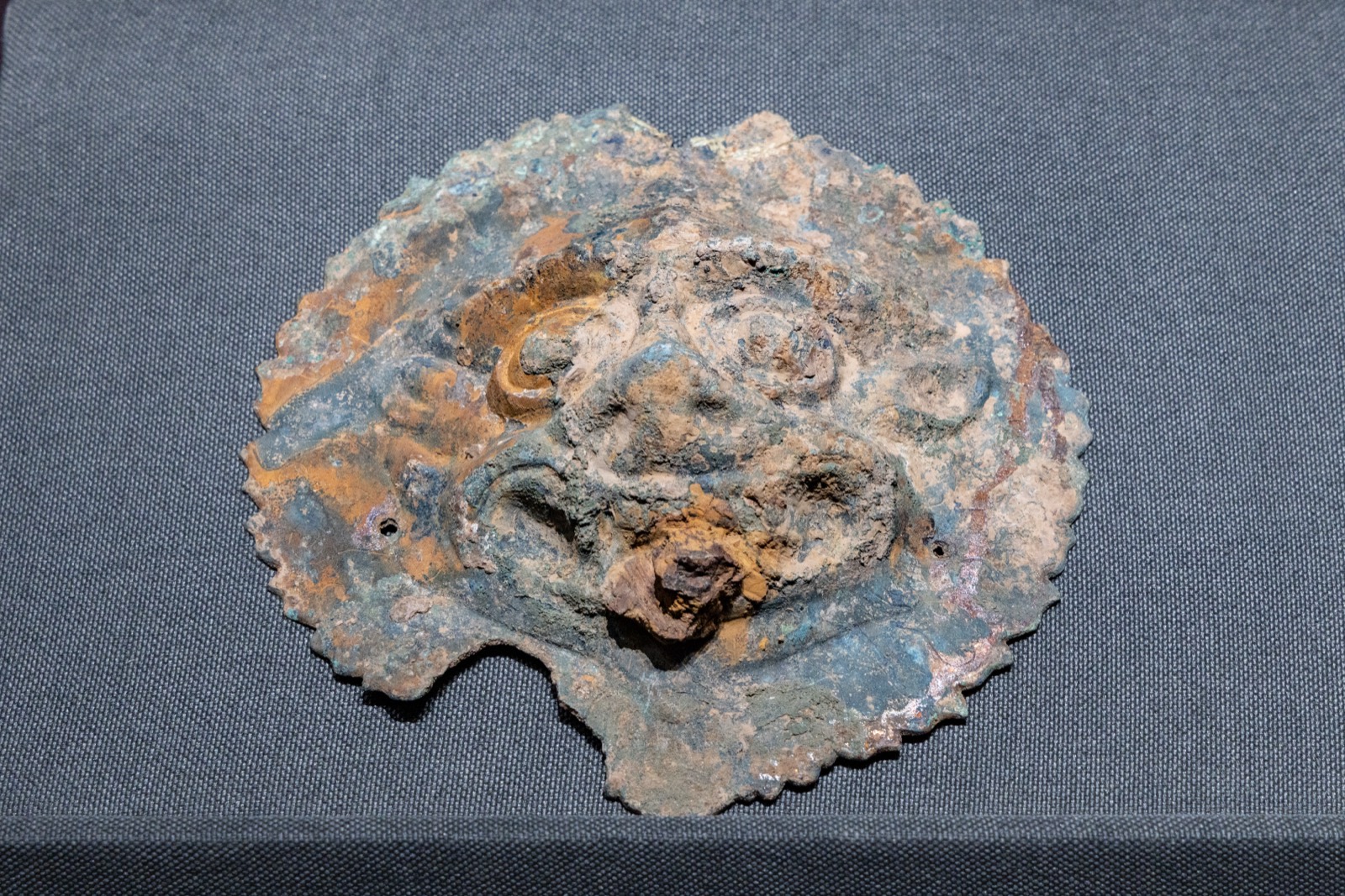 10 兽面铜铺首 2001年陕西宝鸡李茂贞墓（924年）出土 五代后唐