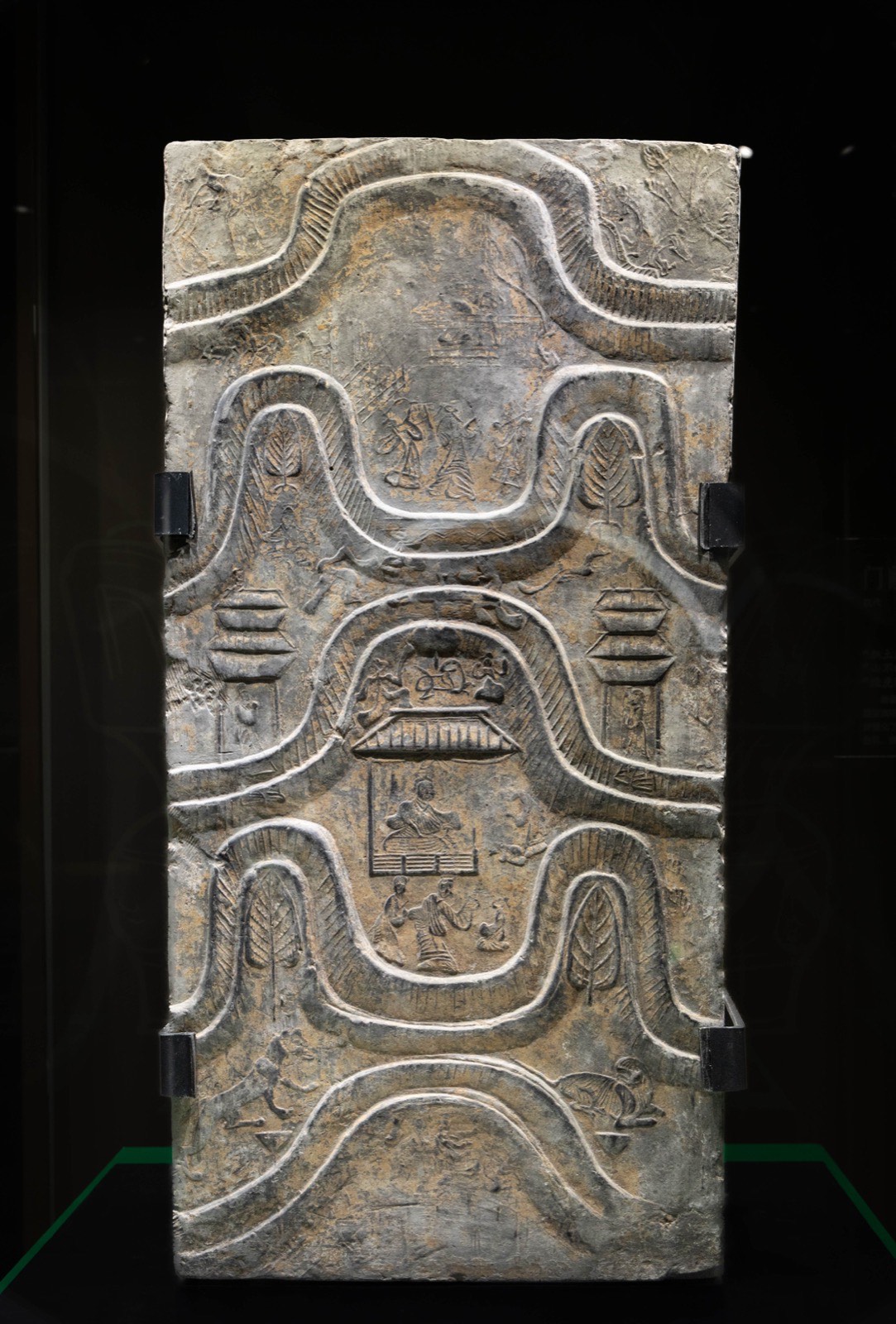 9 门阙山峦猛虎画像砖 汉代 襄阳南漳县九集镇马家洲村汉墓出土